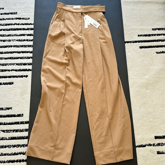 NWT Clea Billie Pleat Trousers in Biscuit - Picture 2 of 5